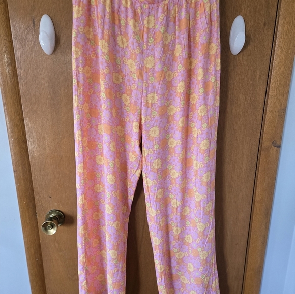 NWT, Floral Pink and Yellow Pants SIZE L. - Picture 4 of 5